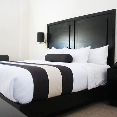 Hotel El Camino Inn & Suites Рейноса Екстер'єр фото