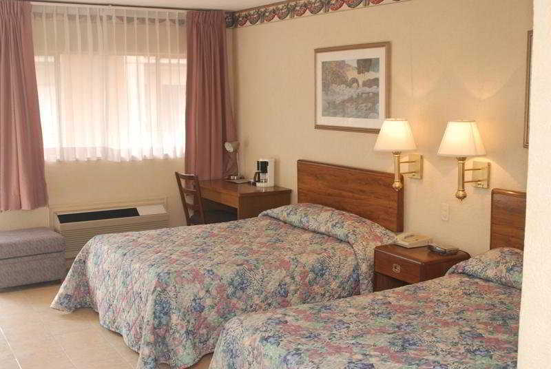 Hotel El Camino Inn & Suites Рейноса Номер фото