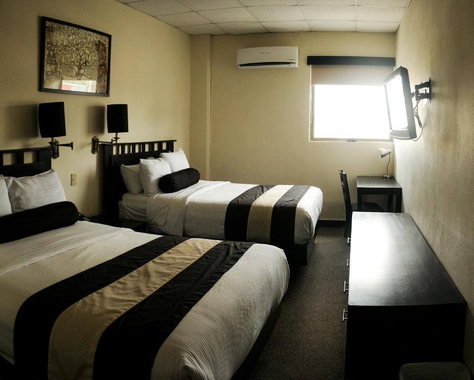 Hotel El Camino Inn & Suites Рейноса Екстер'єр фото
