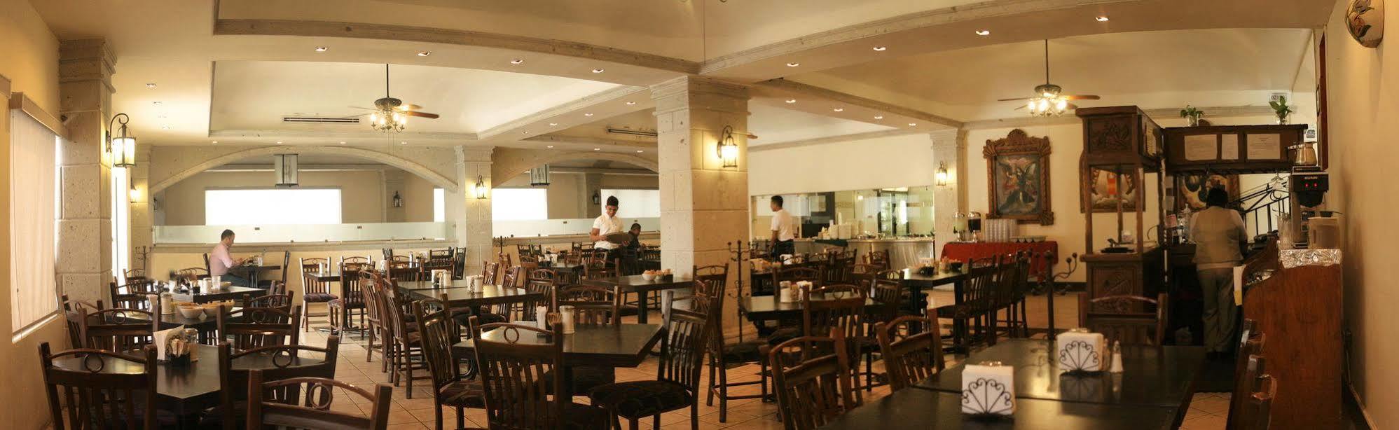 Hotel El Camino Inn & Suites Рейноса Екстер'єр фото