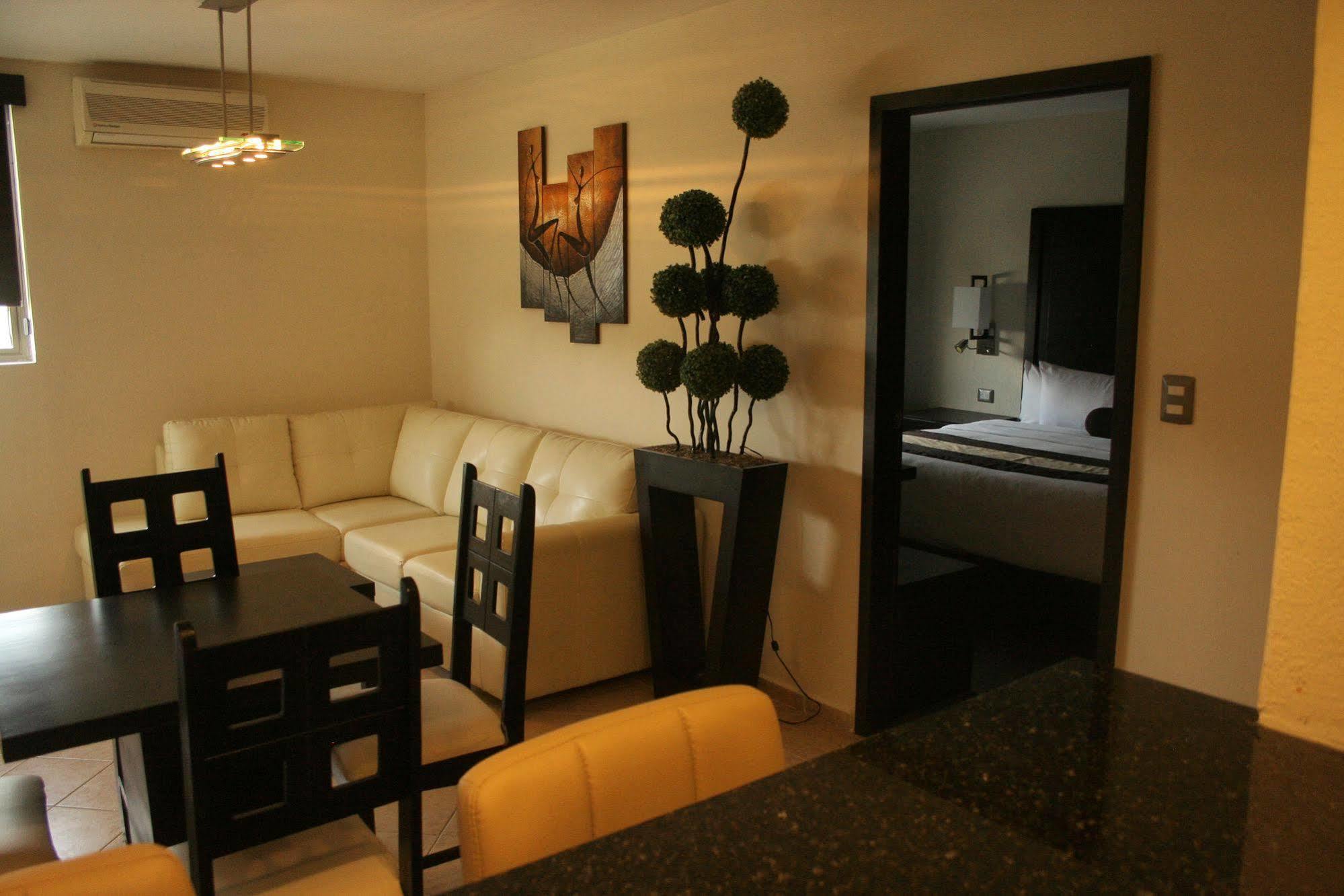 Hotel El Camino Inn & Suites Рейноса Екстер'єр фото