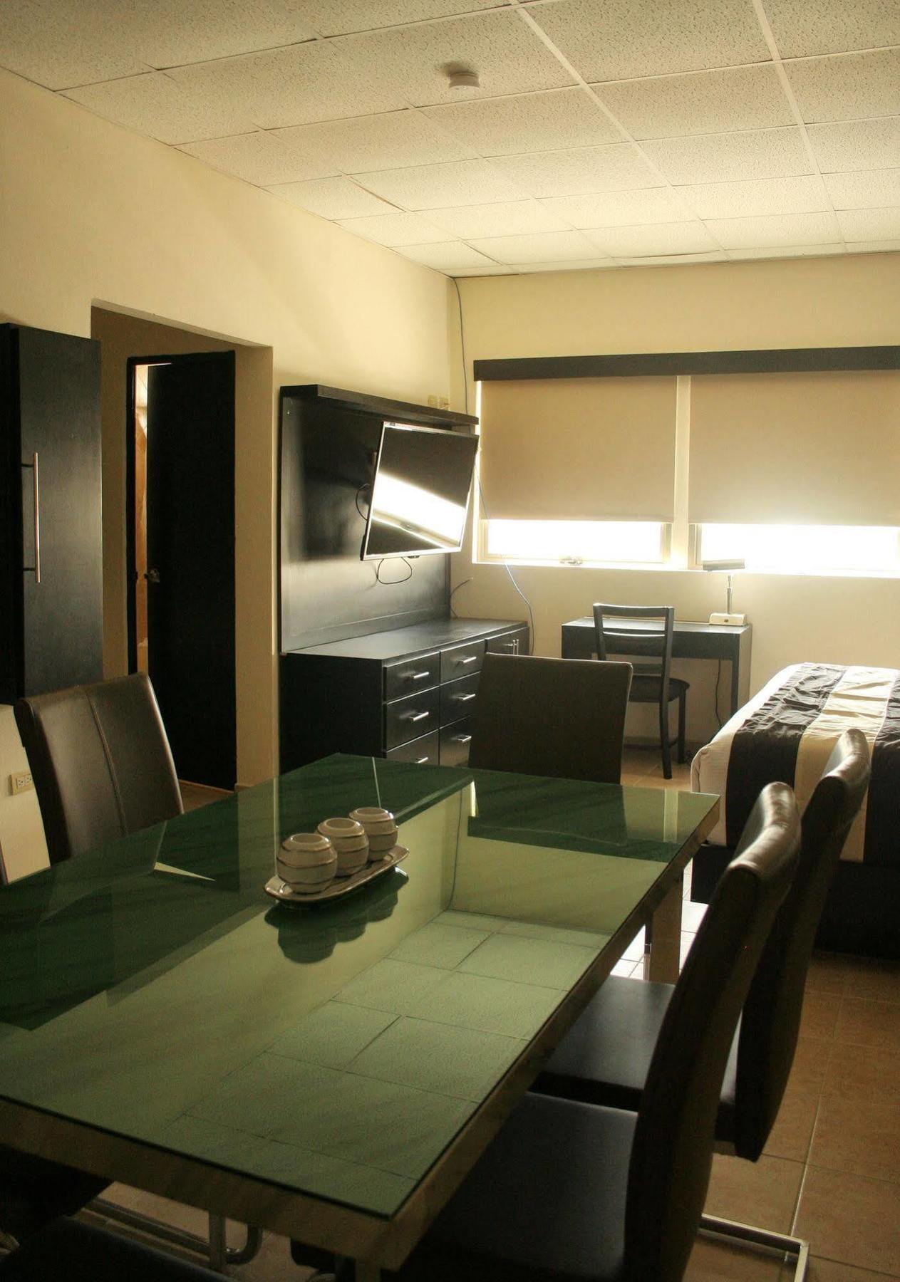 Hotel El Camino Inn & Suites Рейноса Екстер'єр фото