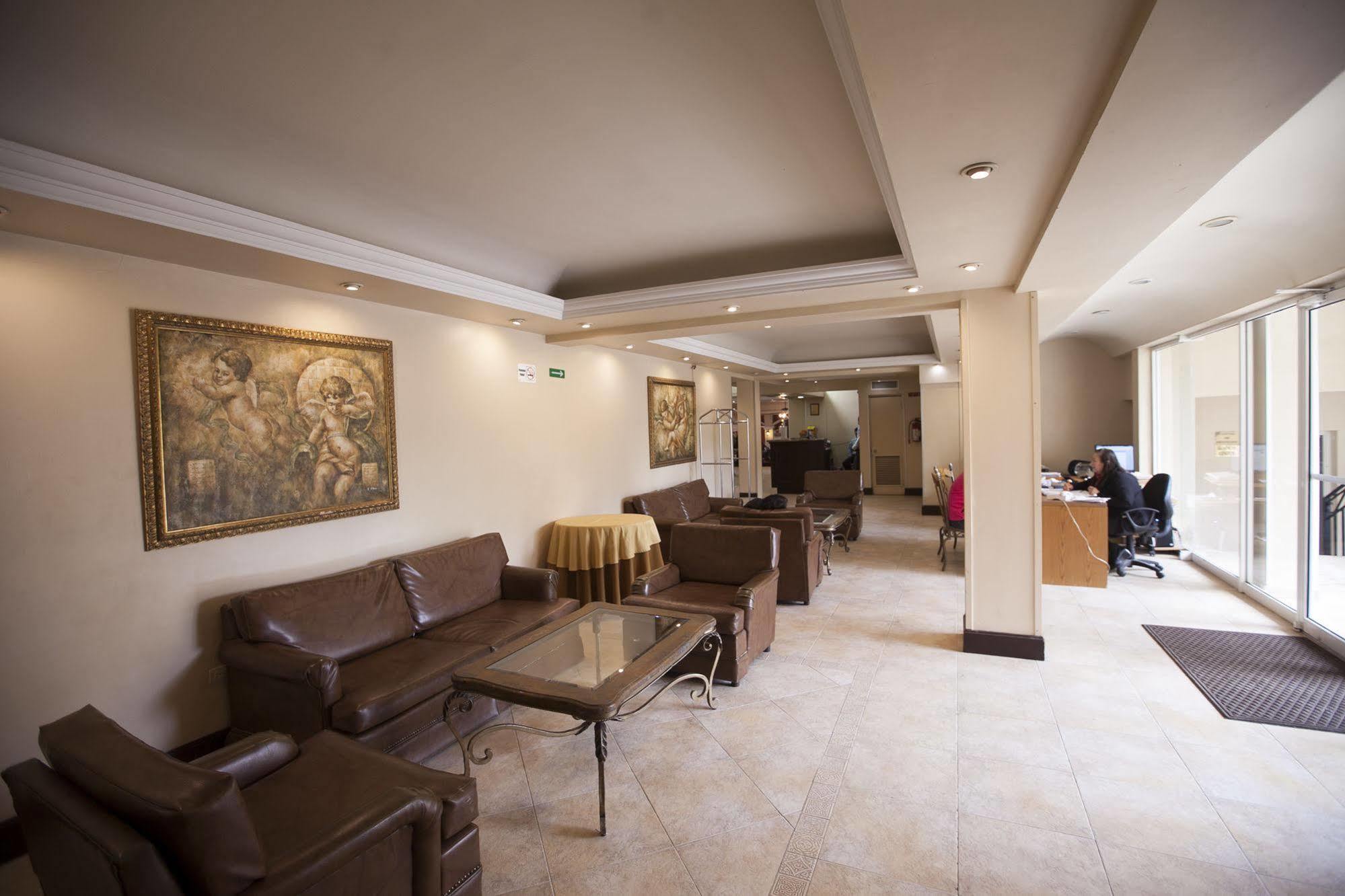 Hotel El Camino Inn & Suites Рейноса Екстер'єр фото